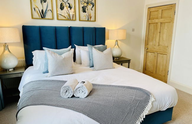 Dolls House - Luxury Townhouse - From 400 Per Night - Photo 60