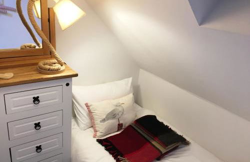 The Apostles - Photo 6