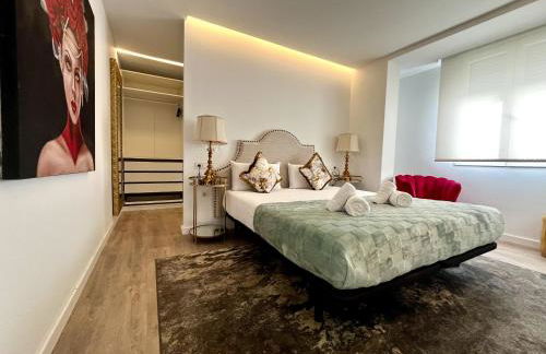 Premium Penthouse Seasonal Rental - Photo 2