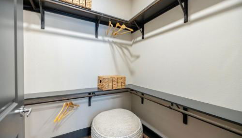 Designer Vibes -Walk-In Shower -Pool Access - Foto 2