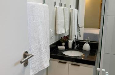 Arretado de bom ! A 250 m da praia de Boa Viagem, 3 km do aeroporto, próximo aos shoppings, com WI-FI 560 Mbps, coworking, piscina e academia - Foto 50