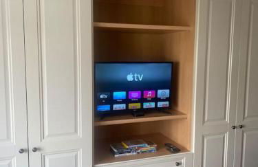 Quaint Cottage main street Llandeilo - Photo 9