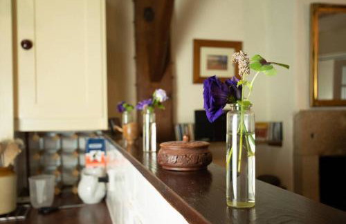 Characterful 2 bed cottage in excellent location - Photo 9