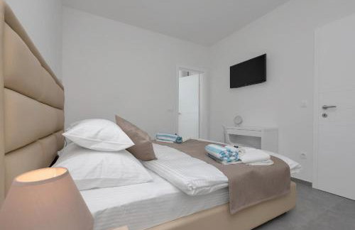 Villa Violet with Salt water pool - Foto 41