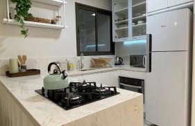 Novíssimo! Charmoso e a 3 minutos a pé da praia - Foto 8