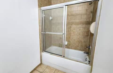 Resort Retreat 2BD Close Disney - Foto 21