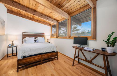 Midcentury home, private beach. large great room - Foto 31