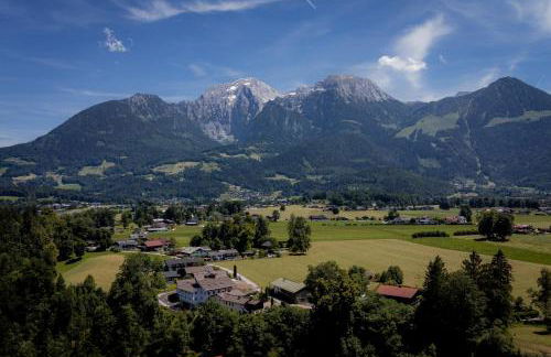 C4S COME4STAY - Alpenblick Watzmann-Kehlstein - TOP Lage im Berchtesgadener Land I bis zu 10 Personen I große Terrasse mit Blick auf die Berge I Smart TV I Billiard I WLAN I kostenloser Parkplatz - Foto 50
