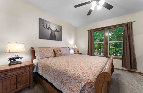 Hickory Hideaway with Communal Pool Access - Photo 31