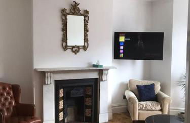 Large newly refurbished house close to harbour Free Parking - Foto 15