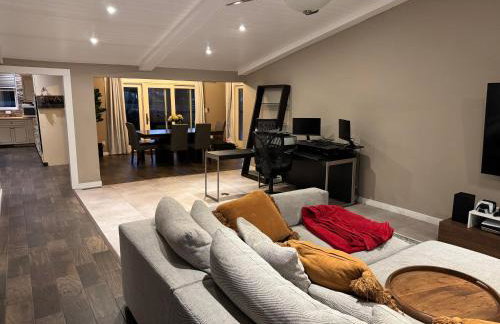 Sleeps 10, Indoor and Outdoor Theaters, Batting Cage, & Games! - Foto 19