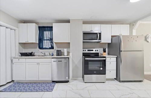 Stylish Private Room in Peaceful Home| 30 Nite Min - Foto 1