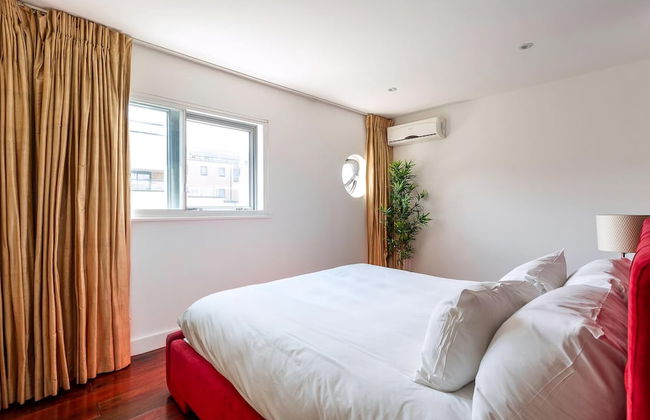 RAI - Modern Tower Hill Penthouse - Photo 18