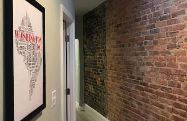 HOME AWAY HOME - Chic 2 BR Capitol Hill DC - Photo 5