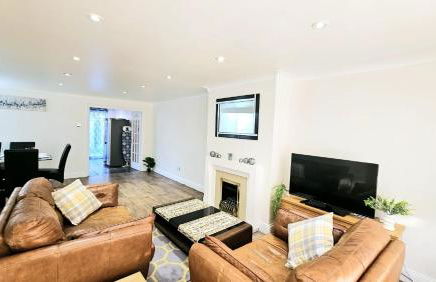 Cosy and spacious Home -Free parking, Free WiFi- sleeps 5 by FINNA Properties Ltd - Foto 27