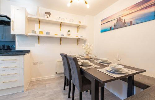 Cheerful 4-bedroom house with multiple car parking - Foto 2