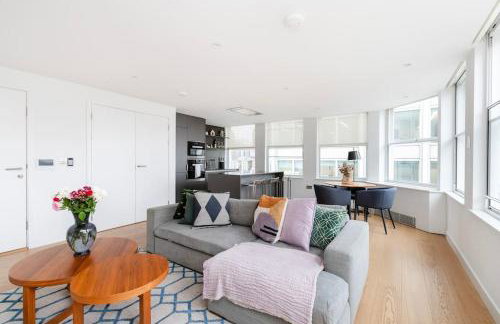 Perfect One Bed in Green Park Station - Photo 1