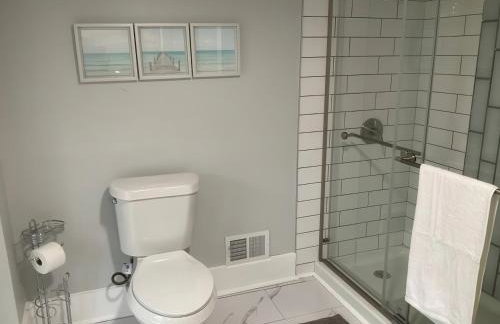 Cozy Coastal Retreat N Lake Ontario Sleeps 8 - Foto 24