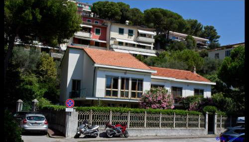 Villa Elena - Photo 2