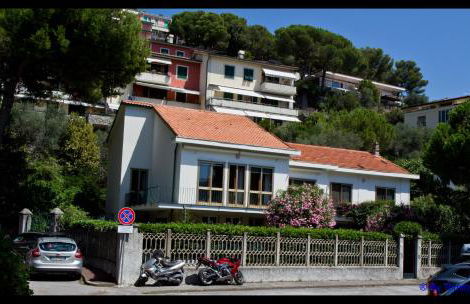 Villa Elena - Photo 2