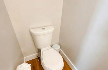 Luxury 3BR with King Beds in Montgomery Village - Photo 25