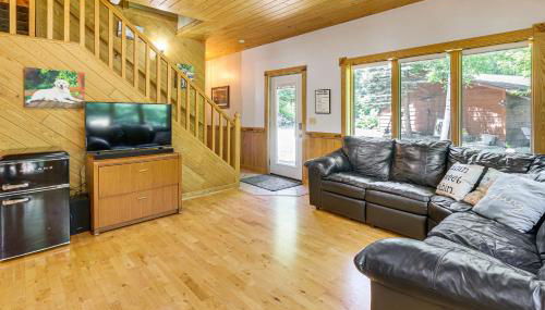 Lakefront Tower Home with Shared Dock! - Foto 3