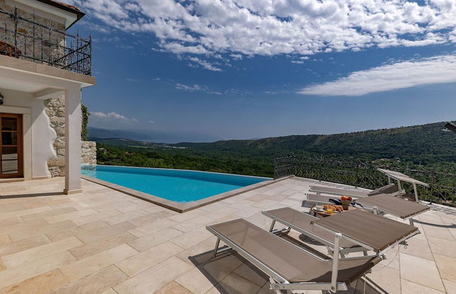 Amazing Villa With Pool, Wellness and Stunning View - Foto 27