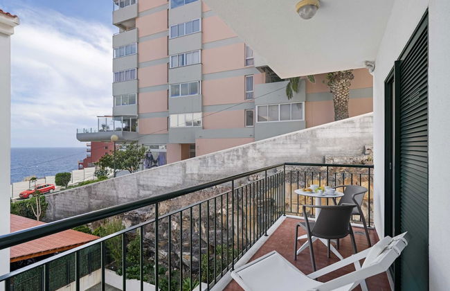 By the Sea, Reis Magos IV - Foto 18