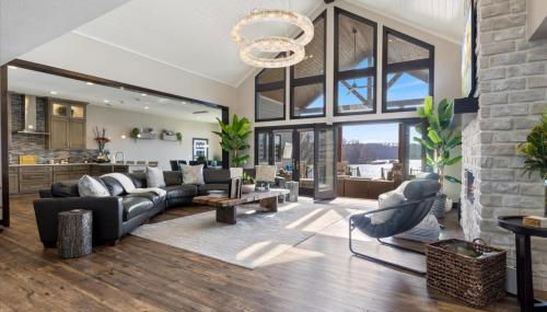 LOTO Pointe, Updated Luxury Home w/ Boat & PWC Slip, Boat Ramp, Firepits, Pool Table & More! - Foto 4