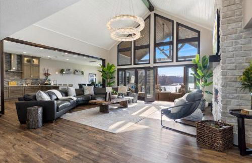 LOTO Pointe, Updated Luxury Home w/ Boat & PWC Slip, Boat Ramp, Firepits, Pool Table & More! - Foto 4