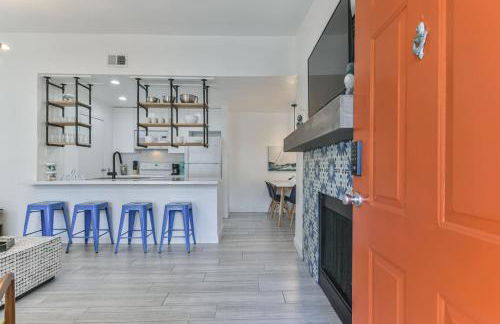 Coastal Paradise Condo with 2 Bedrooms and Pool - Foto 2