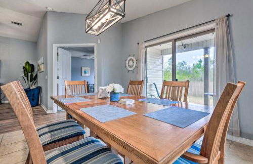 Spacious Navarre Retreat with Fenced-In Yard! - Foto 7