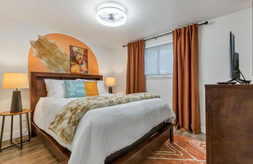 Backyard BBQ Retreat: Central 3bd - Prime Location - Foto 27