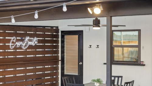 Stylish coastal retreat with Heated Saltwater pool - Foto 3