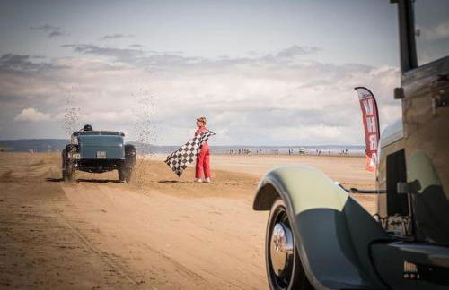 Pendine Sands Edith Villas - a luxury seaside home with beautiful sea views - Photo 63