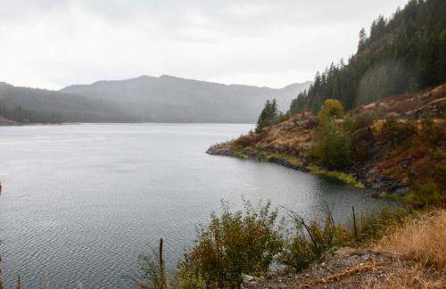 Rural Kettle Falls Bunkhouse with Airstrip and Trails! - Foto 27