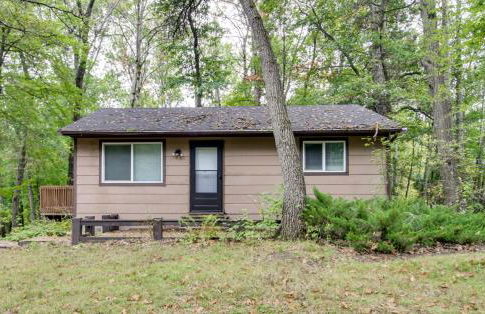 Near Lakes Updated Family Home with Deck in Cushing - Foto 29