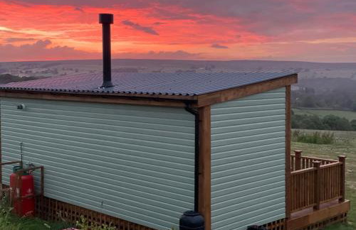 Cuddles & Bubbles Cozy Cabin with jacuzzi spa hot tub - Foto 15