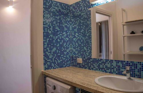 Terrazza finemente ristrutturata di fronte al mare - Foto 13