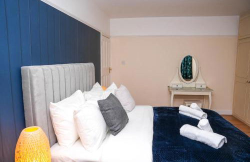 Large 4 Bedroom House Near Heathrow and M4 Free Parking - Foto 45