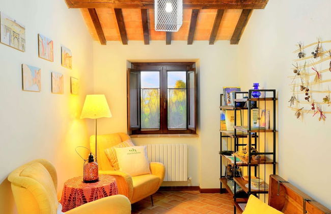 Luxury Stay With Garden - Photo 8