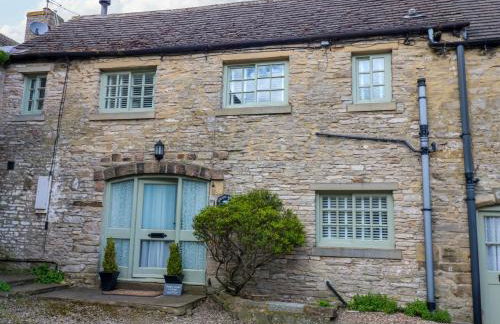 White Swan Cottage - Photo 1