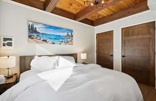 Cobalt Cabin by Tahoe Getaways - Beautifully Remodeled Pet Friendly 3 BR with Hot Tub & EV - Foto 15