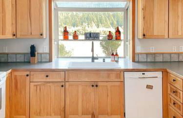 The River House- Riverfront Cabin-hot tub, gazebo! - Photo 20