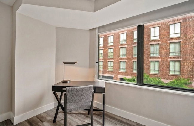 Global Luxury Suites at Georgetown - Photo 51