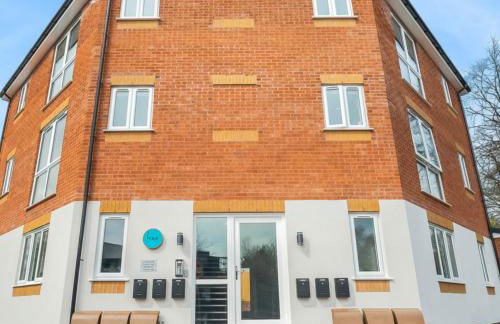 2 Bed Apartment - Sleeps 3 - Parking - Cradley Heath 54C - Foto 18