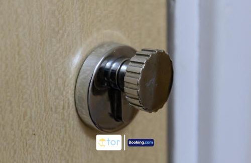 Large 2 Bedroom Apartment By The One Retreats Short Lets & Serviced Accommodation Horley Close To Gatwick Airport - Foto 35