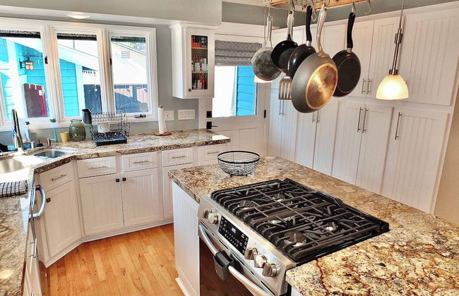 Beach City Craftsman - Walk to Beach - Foto 14