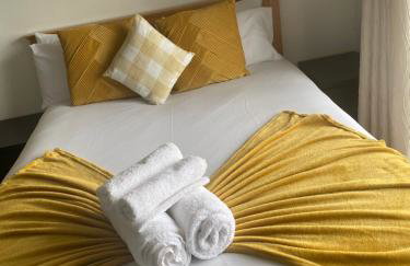 Stylish spacious 2 bed Apt Balcony Nr City Stadium - Foto 11