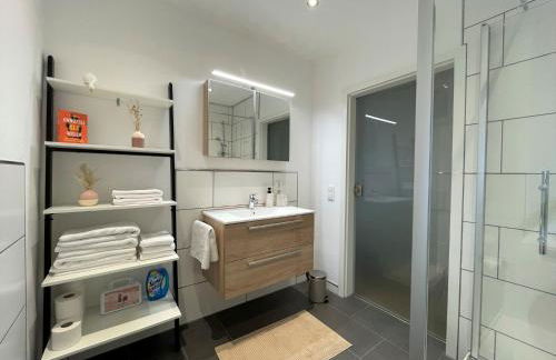 Bunter Hund Apartments - Zentrales Apartment, Parkplatz, Wintergarten, Kinderzimmer - Foto 36